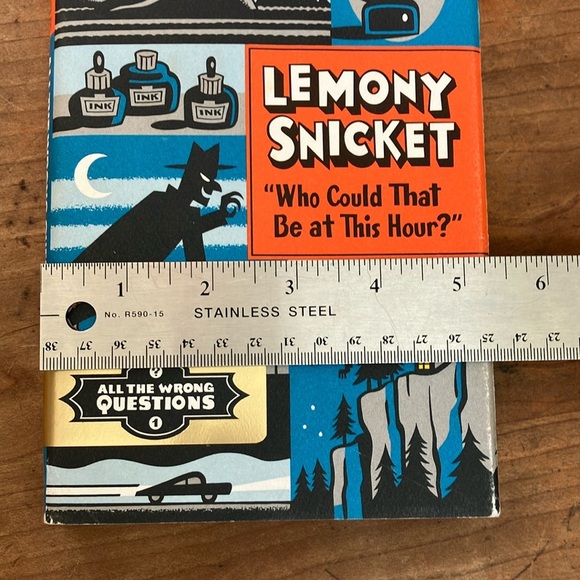 Lemony Snicket Book - Who Could That Be at This Hour? - Picture 13 of 16